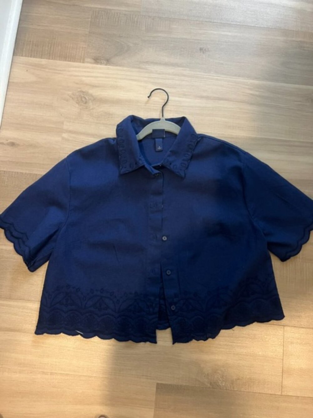 Roller Rabbit x Target Embroidered Scallop Button Front Top Navy Small NWOT